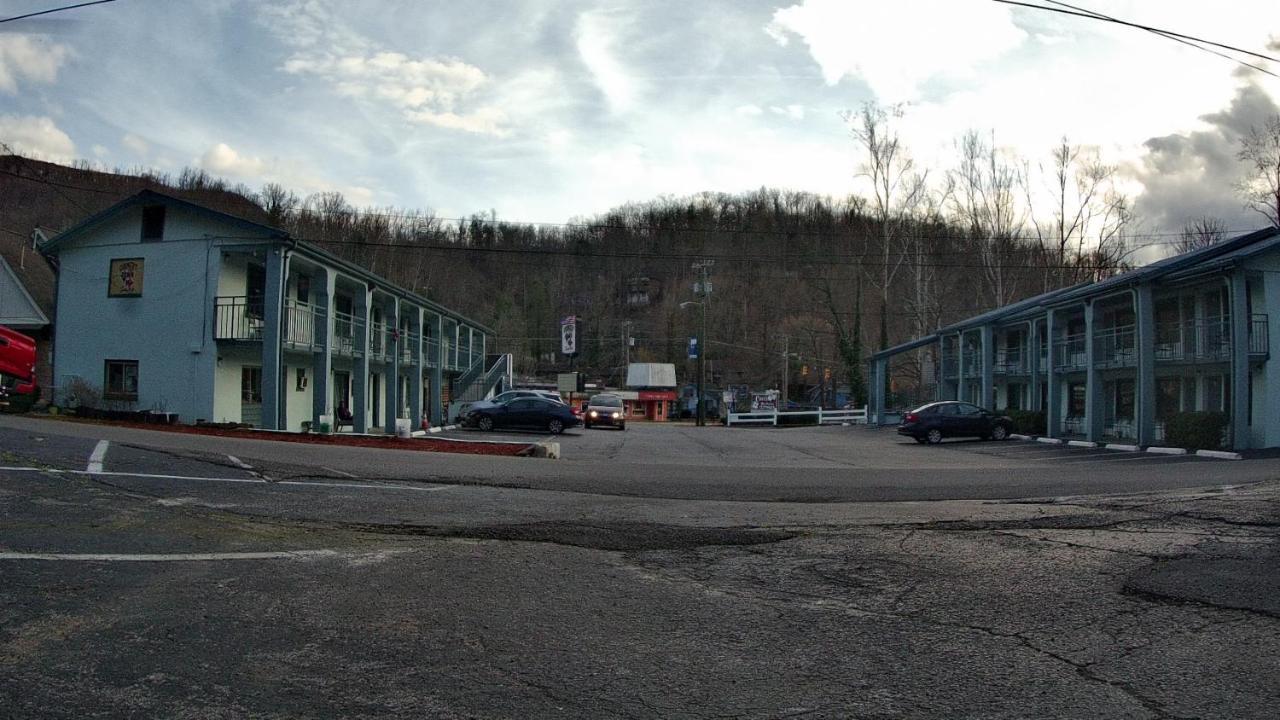 Country Town N' Suites Gatlinburg Eksteriør bilde