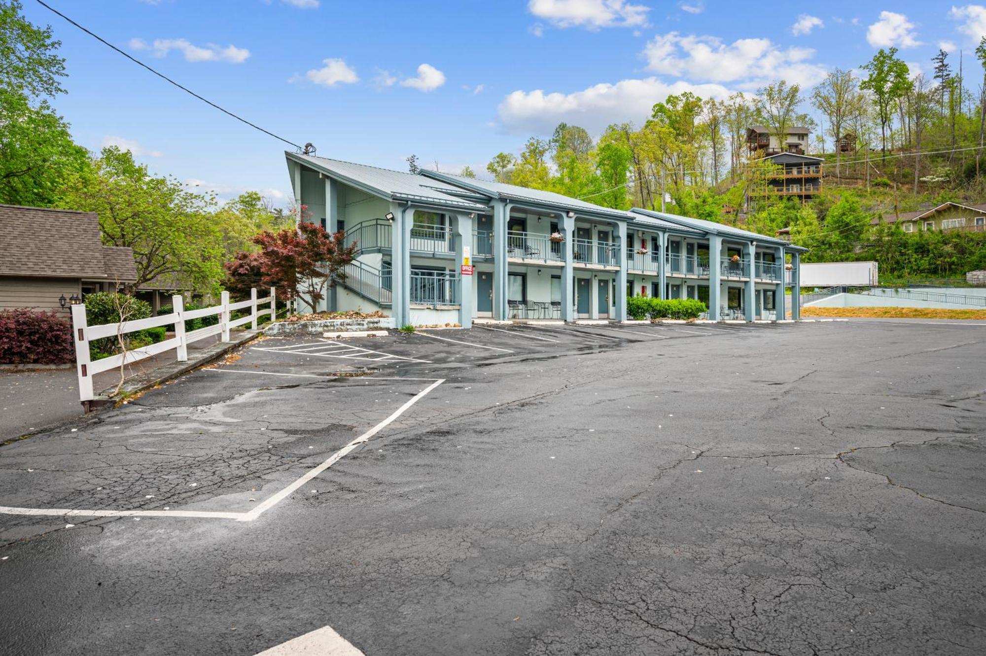 Country Town N' Suites Gatlinburg Eksteriør bilde